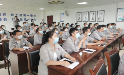 化學(xué)工程學(xué)院成功舉辦“企業(yè)新型學(xué)徒制”培訓(xùn)開班儀式，深化產(chǎn)教融合新篇章